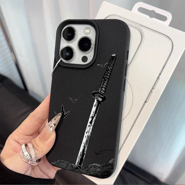 Coque iPhone Corbeau & Épée ⚔️ – Protection Antichoc Complète & Design Cartoon Unique